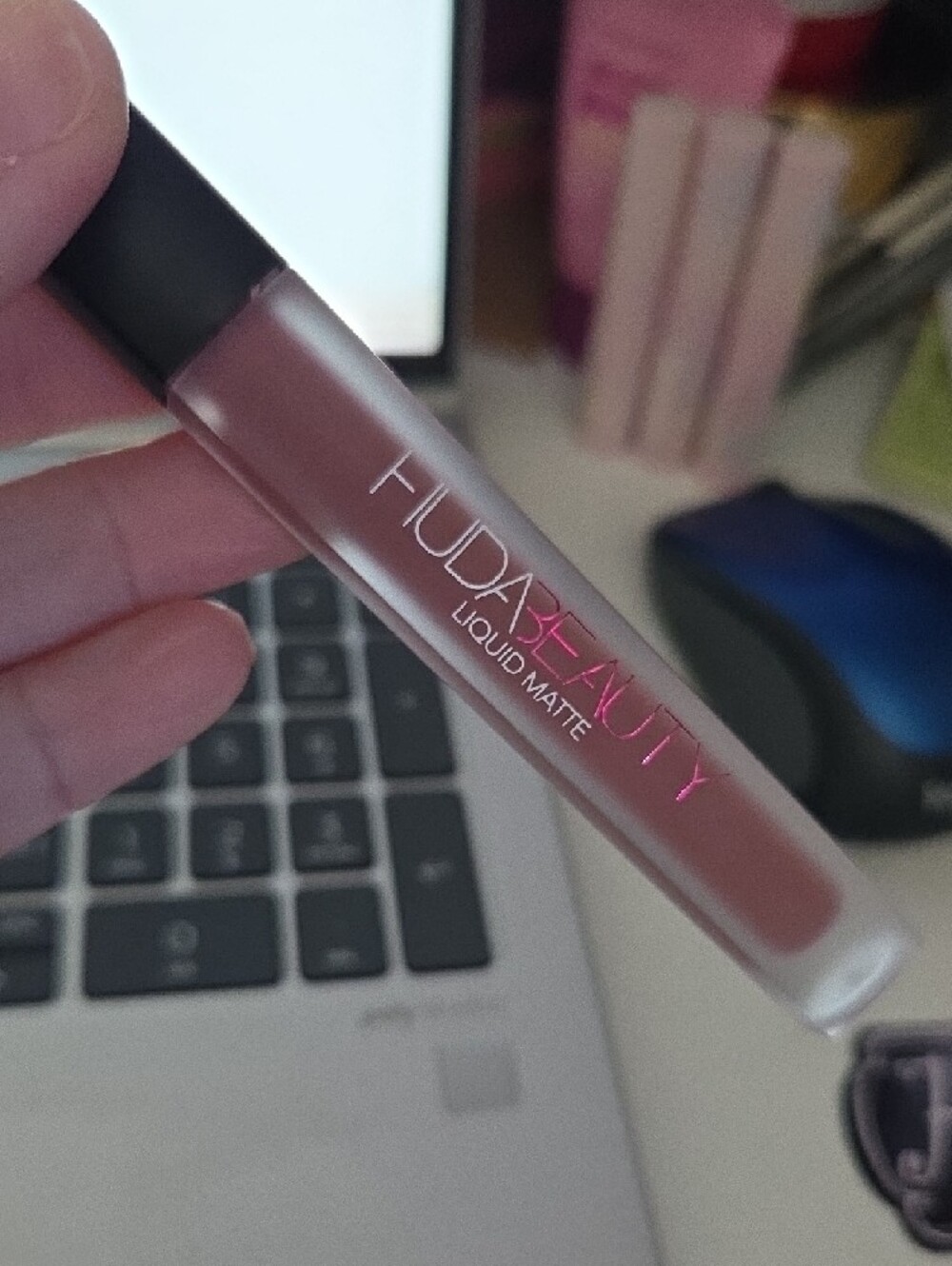 HUDA BEAUTY Liquid Matte Lipstick - Queen Of Sheba - Picture 3 of 3